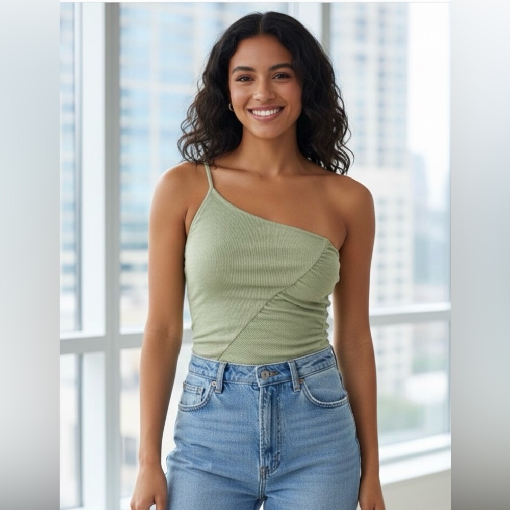 Revolve LNA yellow/lime one strap cropped top. Side/front diagonal scrunch, XS
